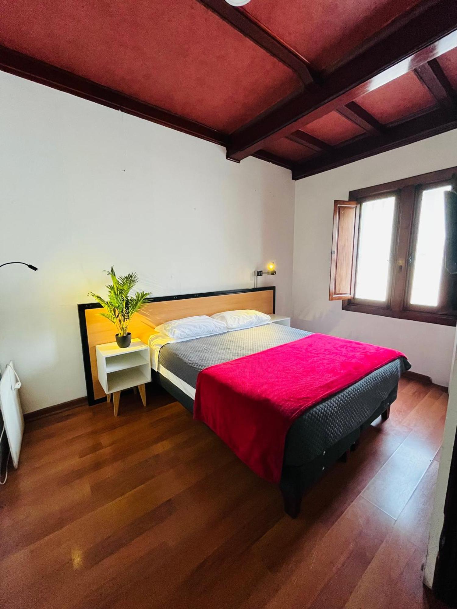 Enjoy Hostel Santiago Buitenkant foto
