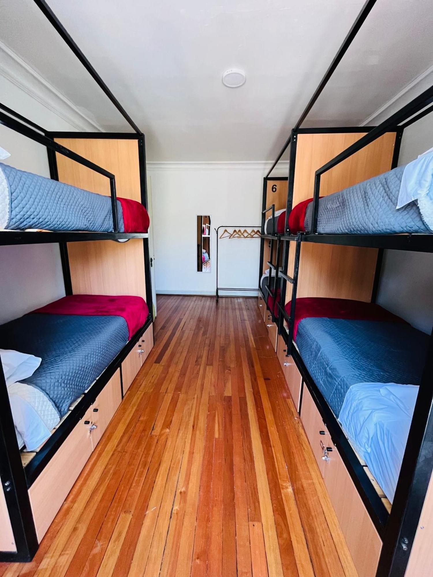 Enjoy Hostel Santiago Buitenkant foto